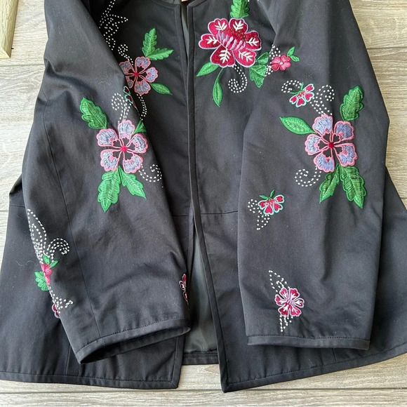 BANDOLINO BLACK  FLORAL JACKET - Picture 10 of 13